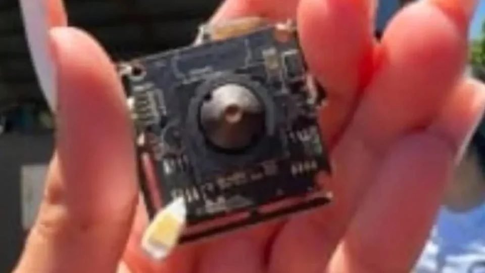 O sensor que não era sensor: câmera em banheiro afasta militares e direção de colégio cívico-militar em Cambé