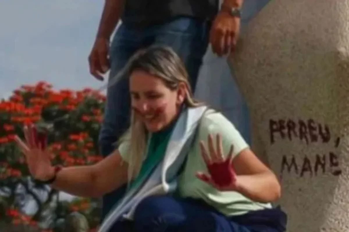 Débora do Batom obtém progressão para o regime semiaberto; família relata bastidores da decisão