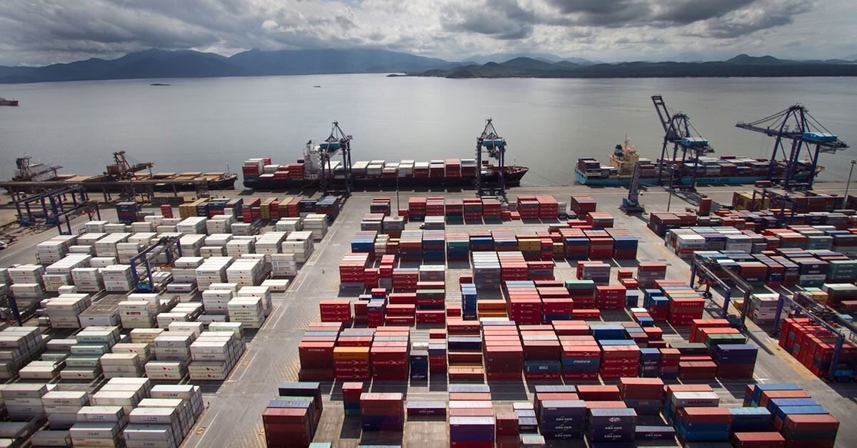 Balança comercial fecha outubro com superávit de US$ 7,4 bi e exportações sobem quase 28%